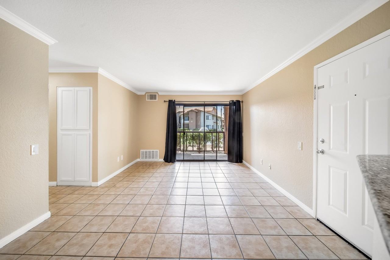 78650 Avenue 42 Apt 1407 #1407 - Photo 4 of 20