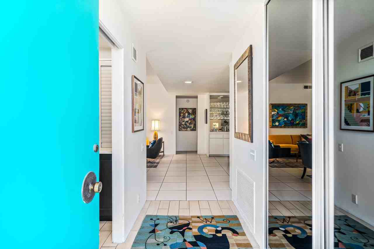 215 Desert Lakes Dr - Photo 2 of 50