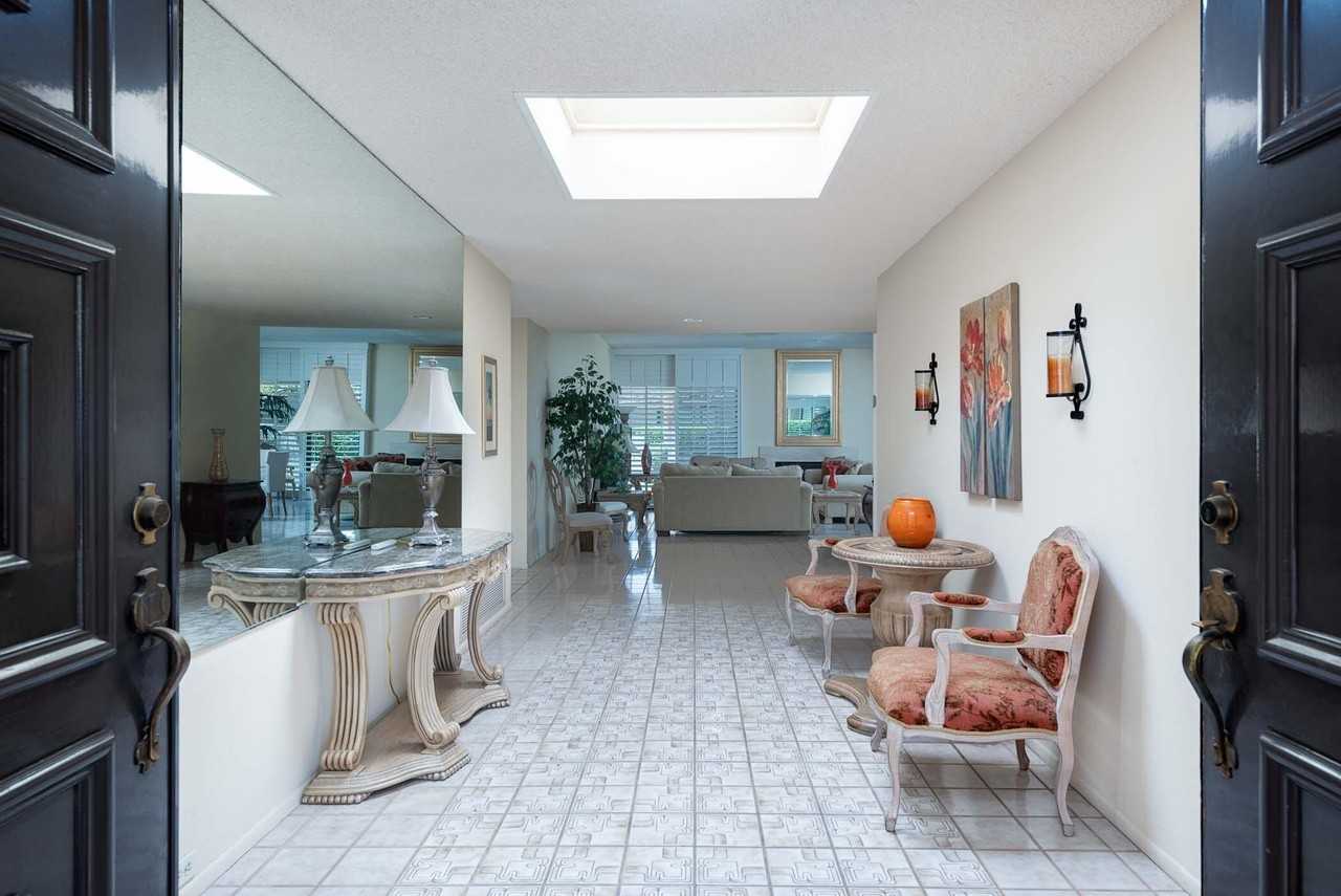 8 Tulane Ct - Photo 4 of 31