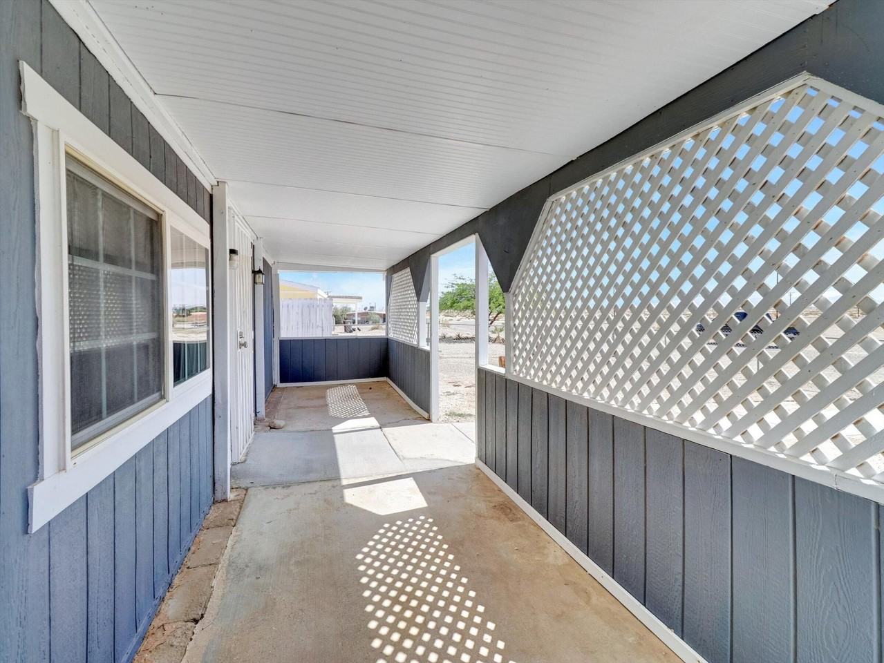 2206 Ocean Side Avenue - Photo 5 of 46