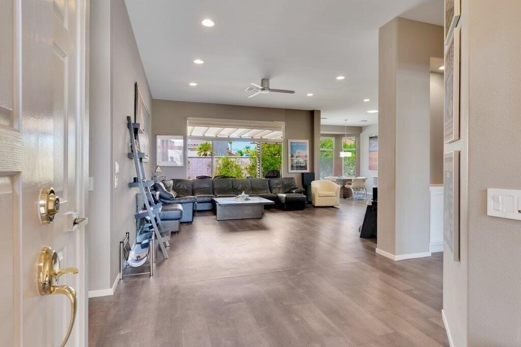 39357 Mirage Circle - Photo 4 of 32