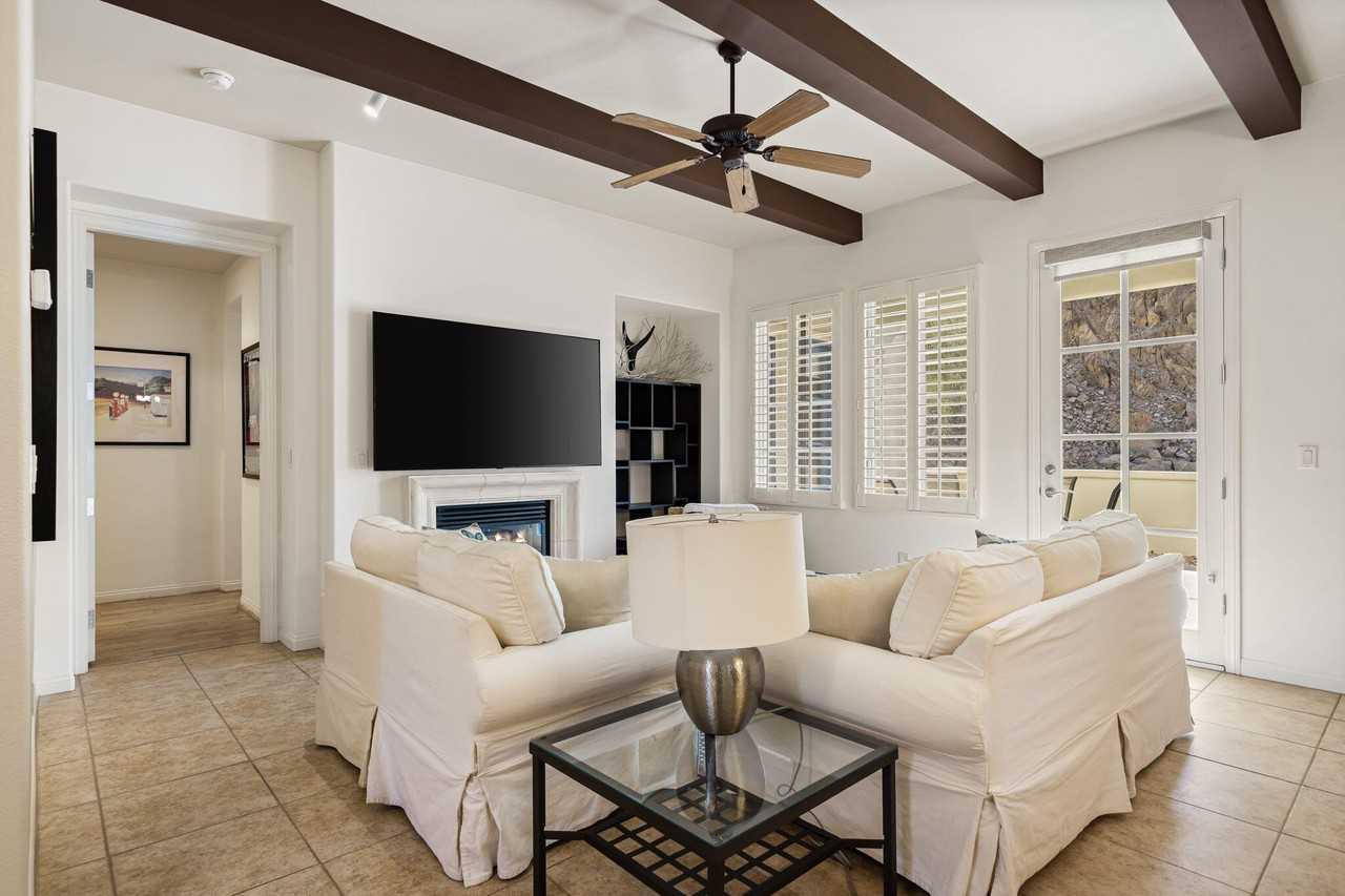 48416 Legacy Dr - Photo 3 of 34