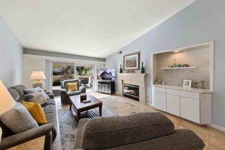 199 Desert Falls Dr E - Photo 5 of 27