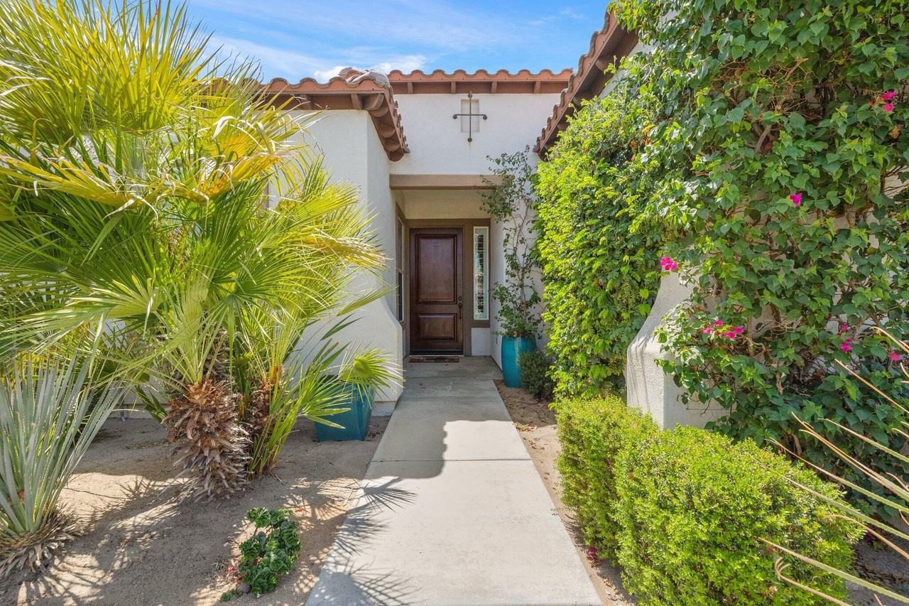 61185 Soaptree Dr - Photo 3 of 50