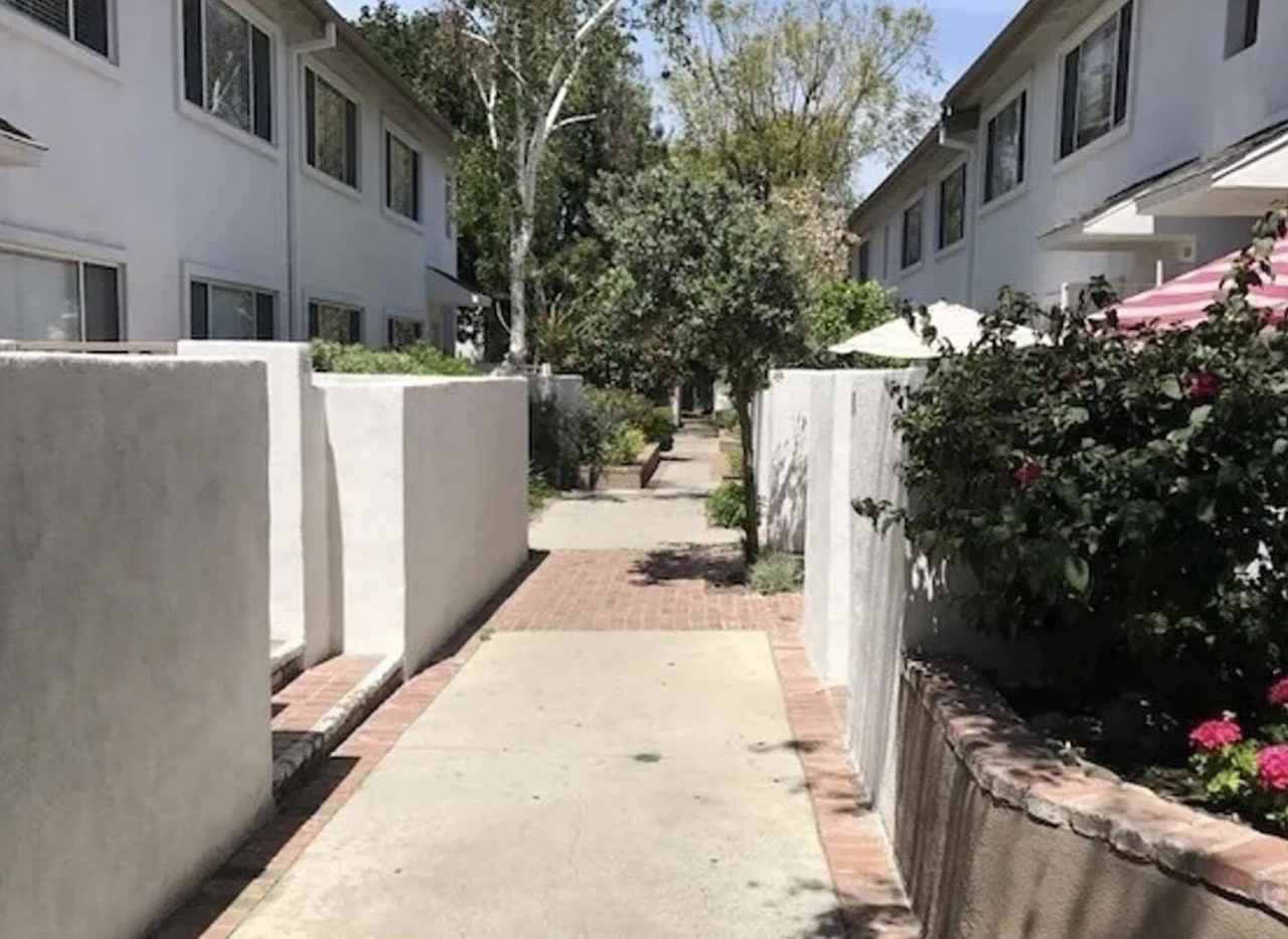 18555 Collins St Apt C8 #C8 - Photo 3 of 32