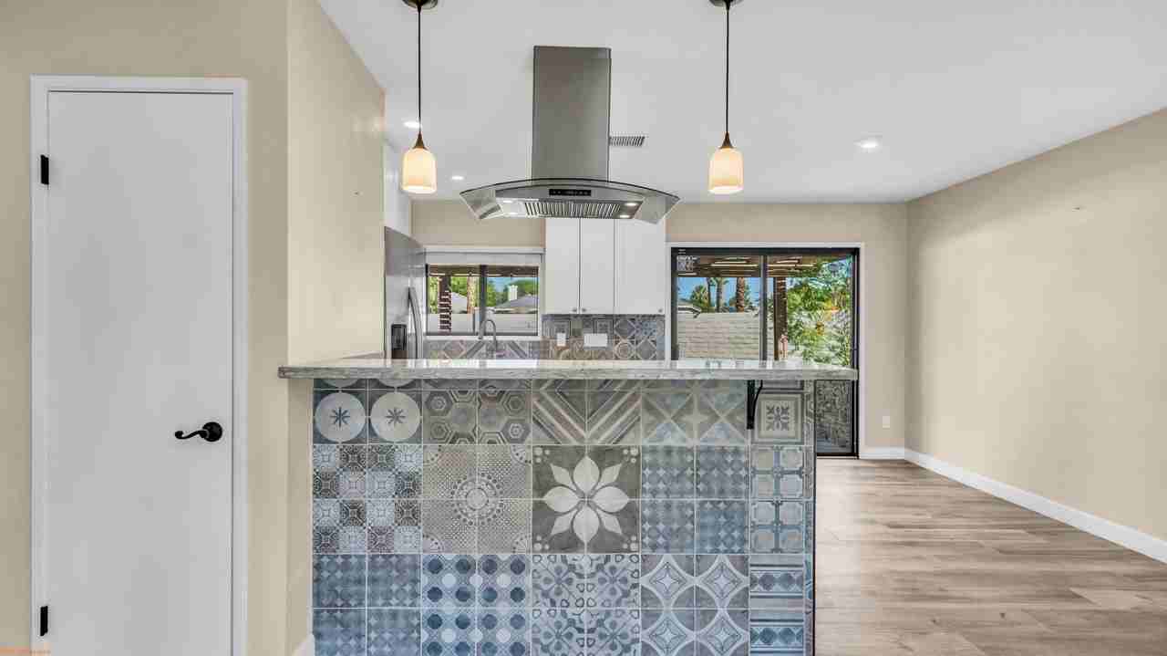 41955 Largo - Photo 5 of 23