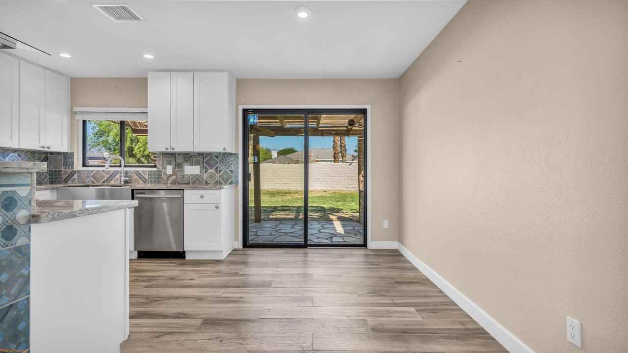 41955 Largo - Photo 7 of 23