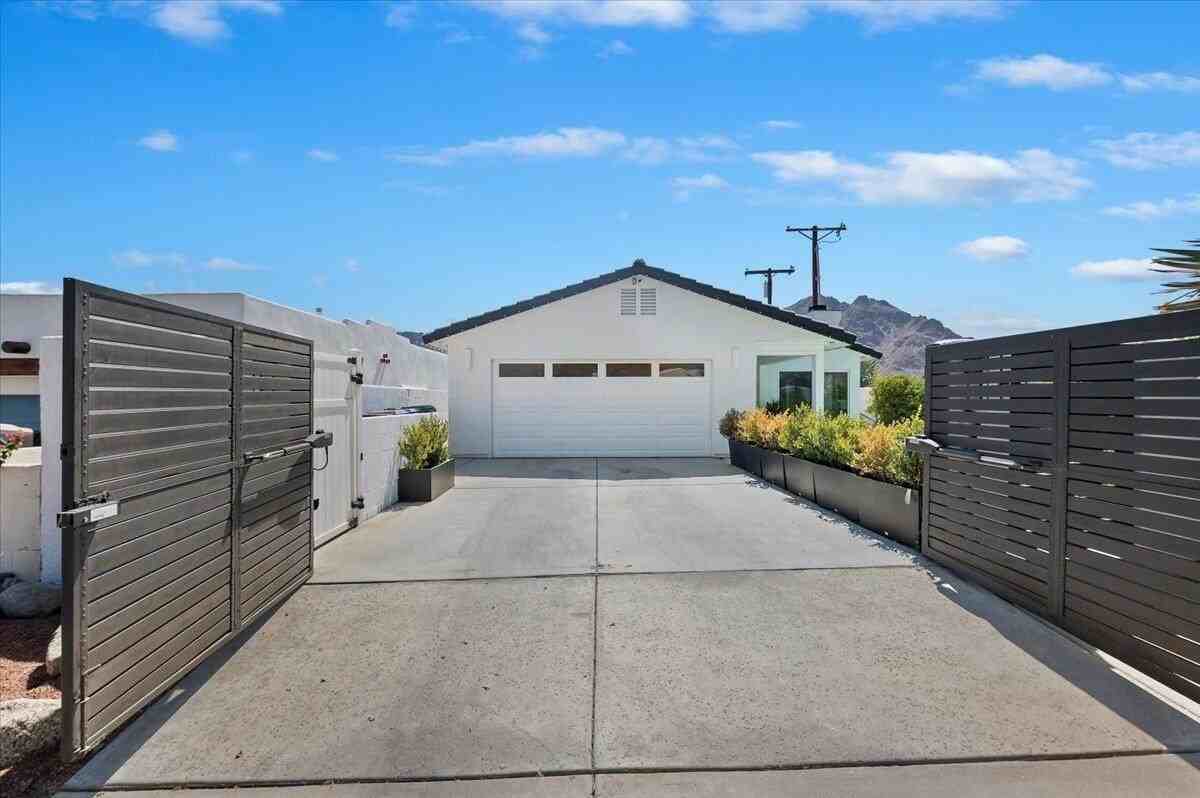 54990 Avenida Madero - Photo 2 of 27