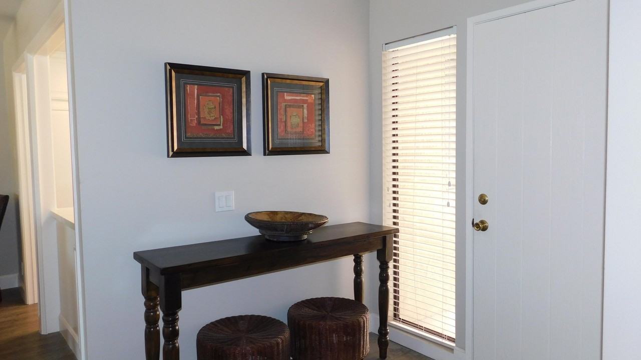 72830 Fleetwood Circle - Photo 4 of 31