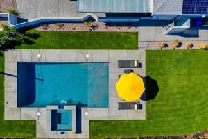 featured image of 323 West Palm Vista Drive