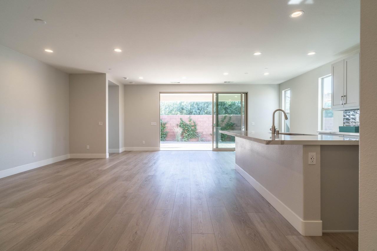 51580 Whiptail Dr - Photo 3 of 28