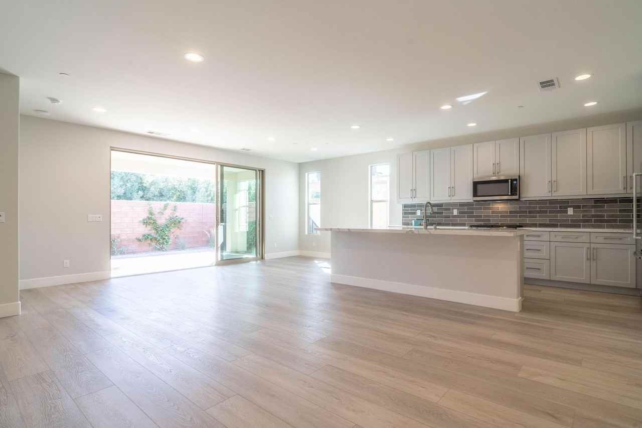 51580 Whiptail Dr - Photo 4 of 28