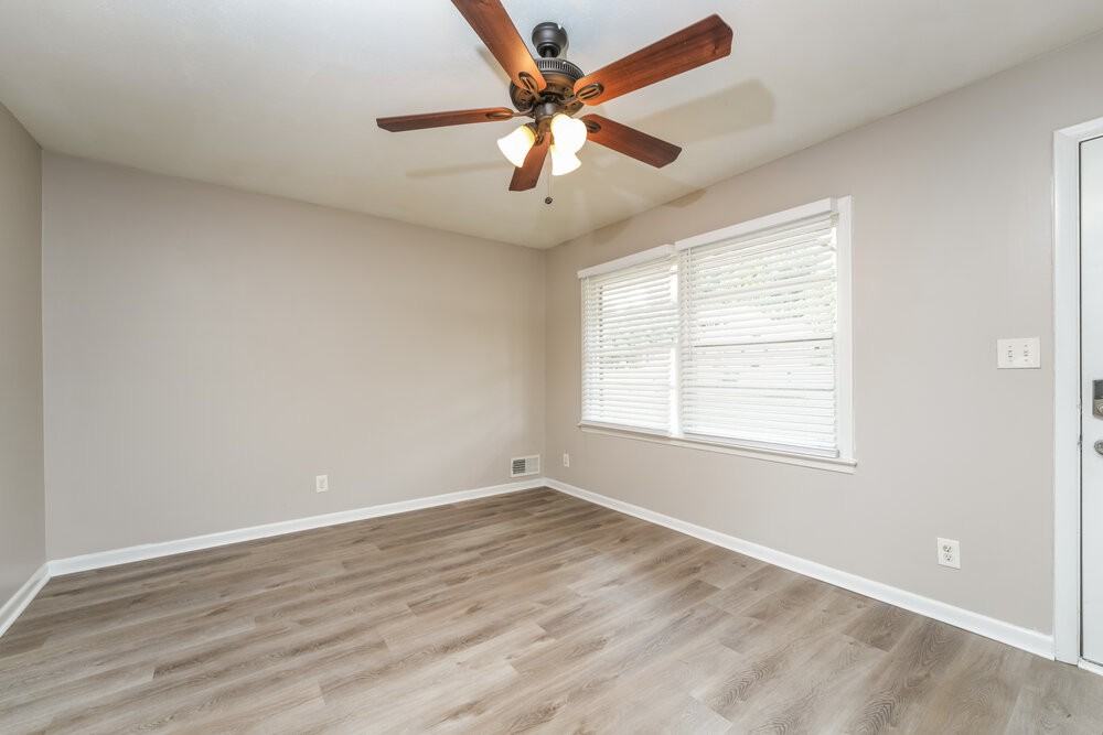 1228 Weston Dr - Photo 4 of 17