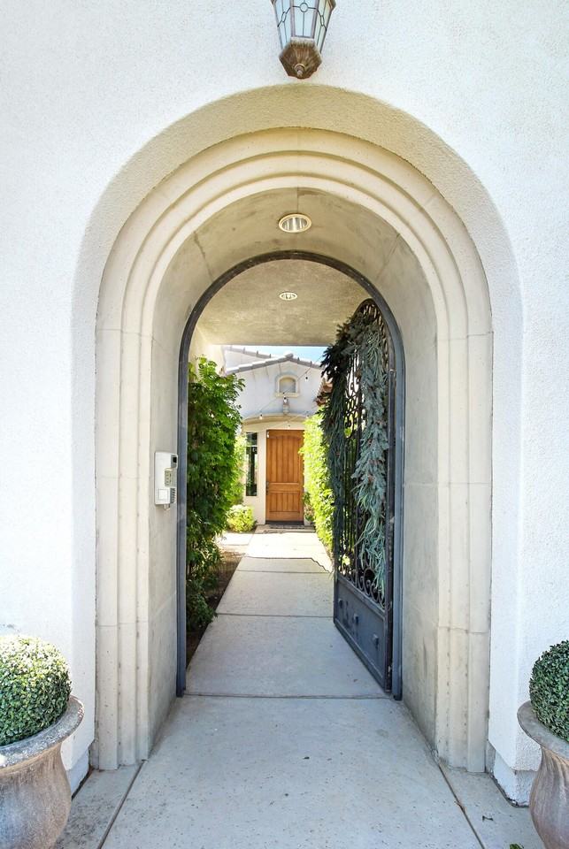 81075 Giacomo Way - Photo 2 of 31