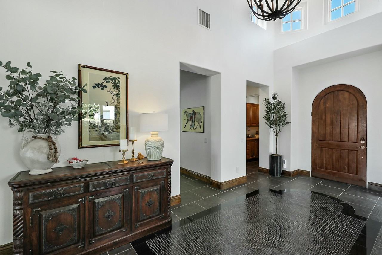 50310 Valencia Court - Photo 4 of 39