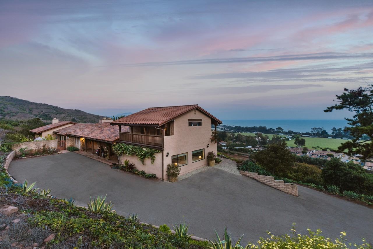 3330 Foothill Rd - Photo 3 of 50