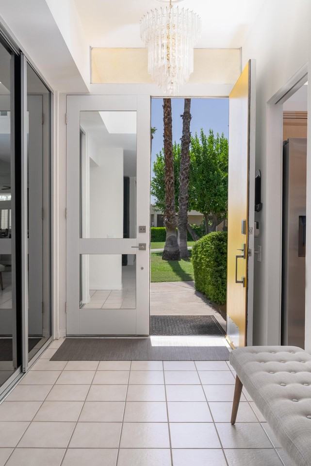 322 Desert Lakes Dr - Photo 4 of 30