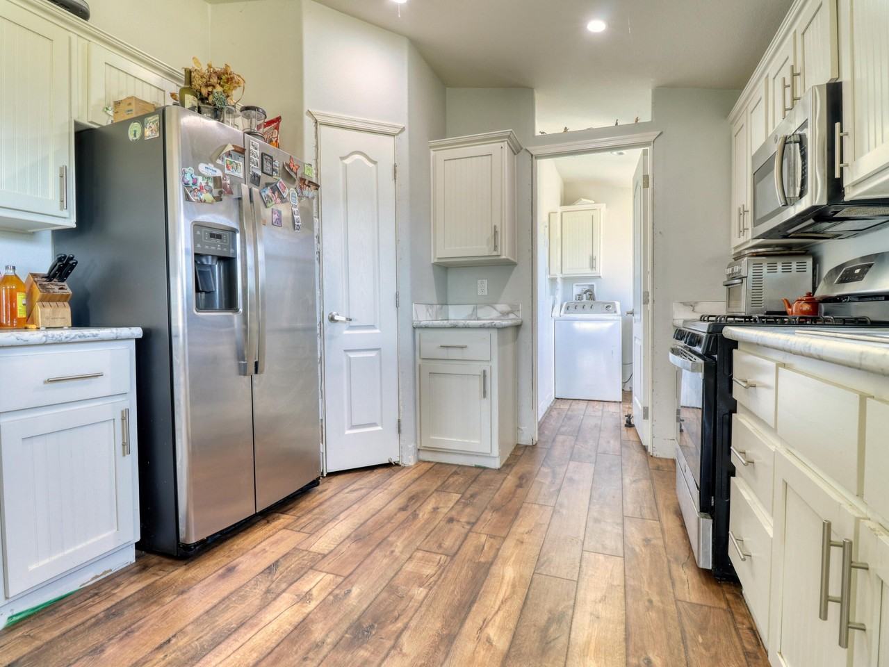 60661 Chalet Dr - Photo 6 of 40