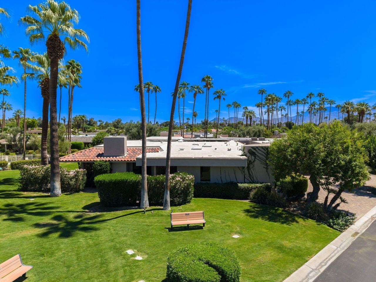 140 Columbia Dr - Photo 5 of 42