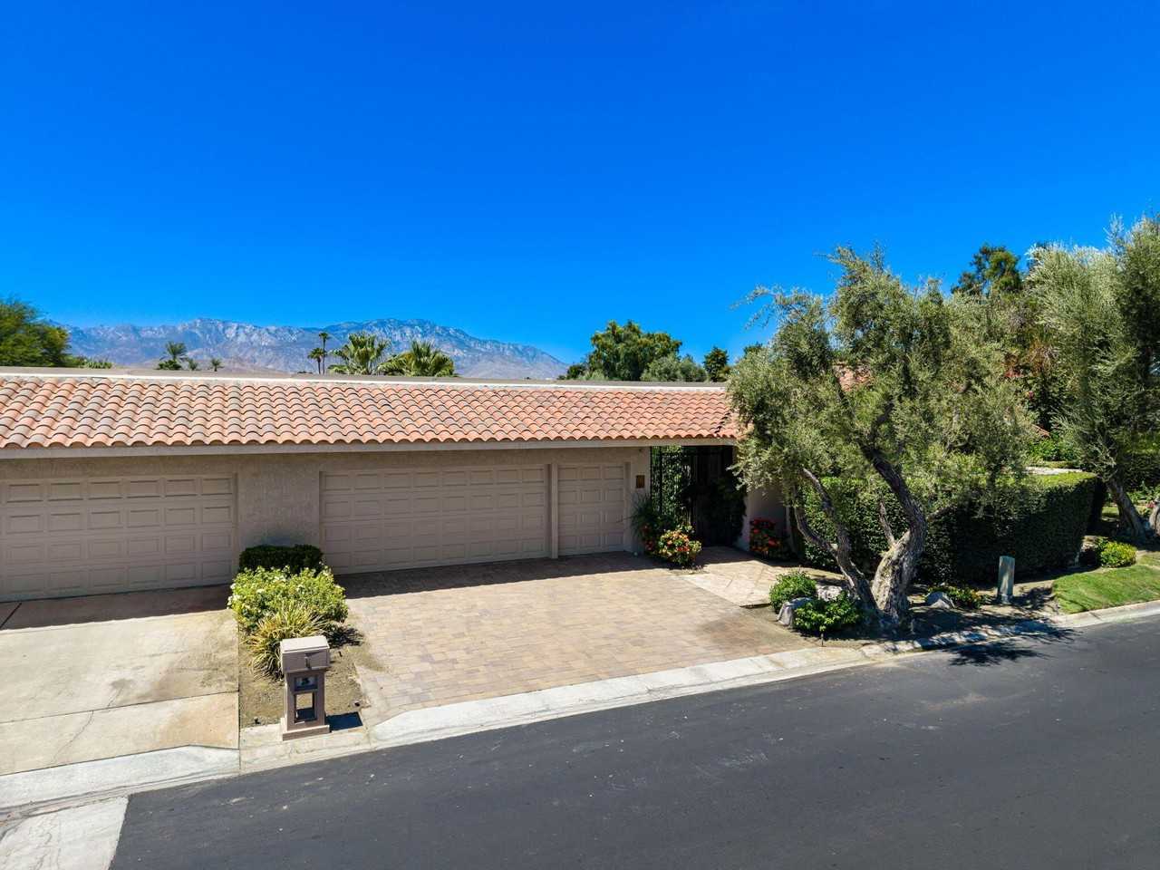 5 Stanford Dr - Photo 2 of 50