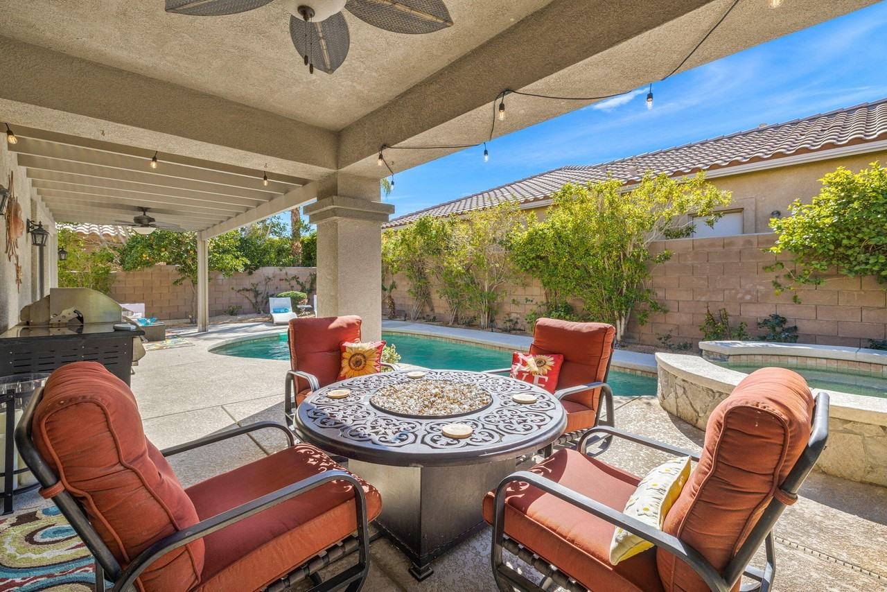 80055 Jasper Park Ave - Photo 5 of 50