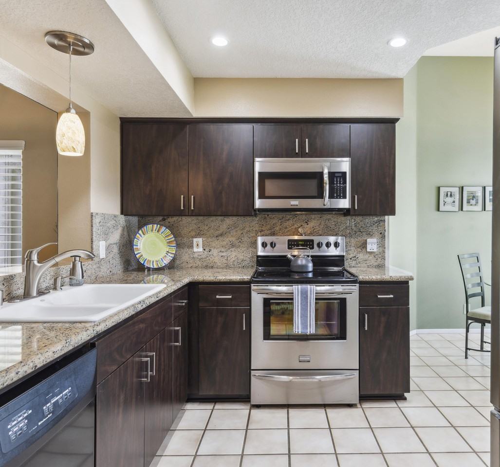 651 Vista Lago Circle North - Photo 6 of 31