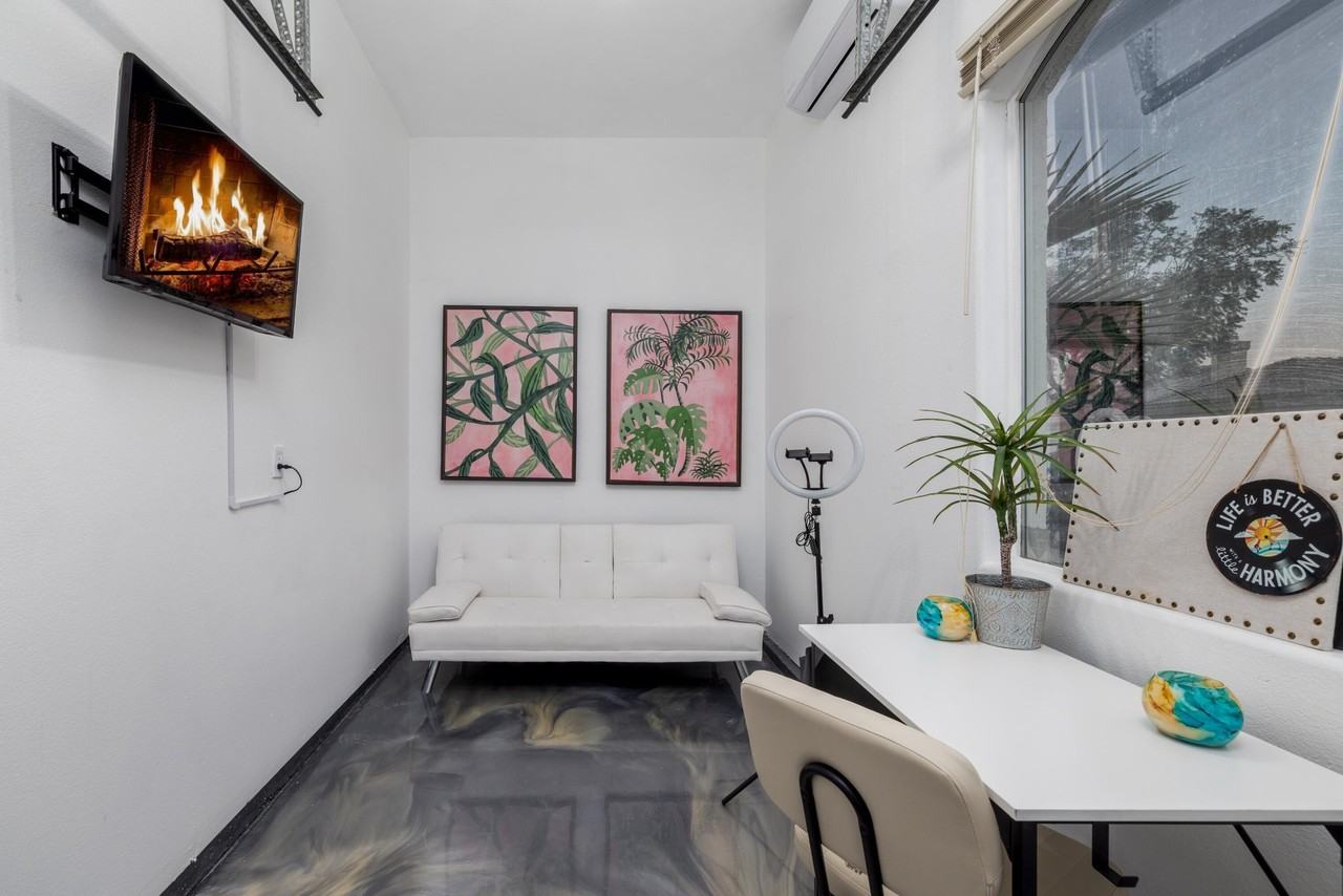 49527 Wayne Street - Photo 5 of 50