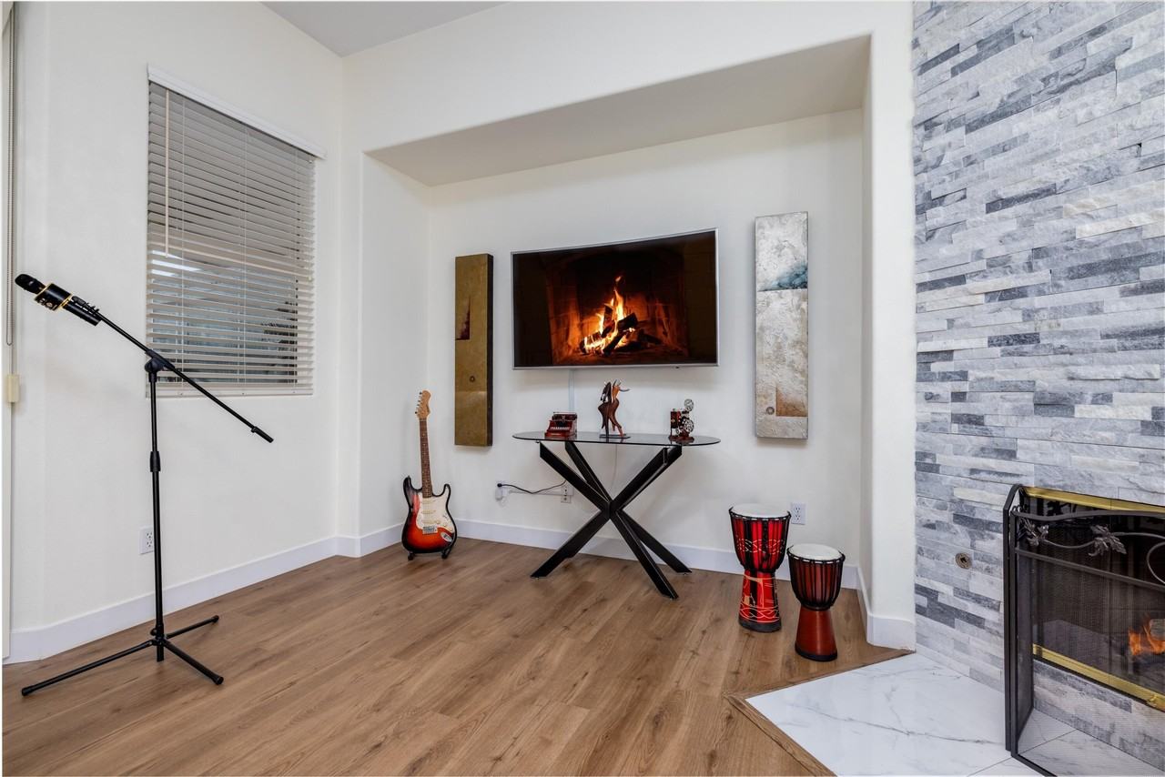 49527 Wayne Street - Photo 7 of 50