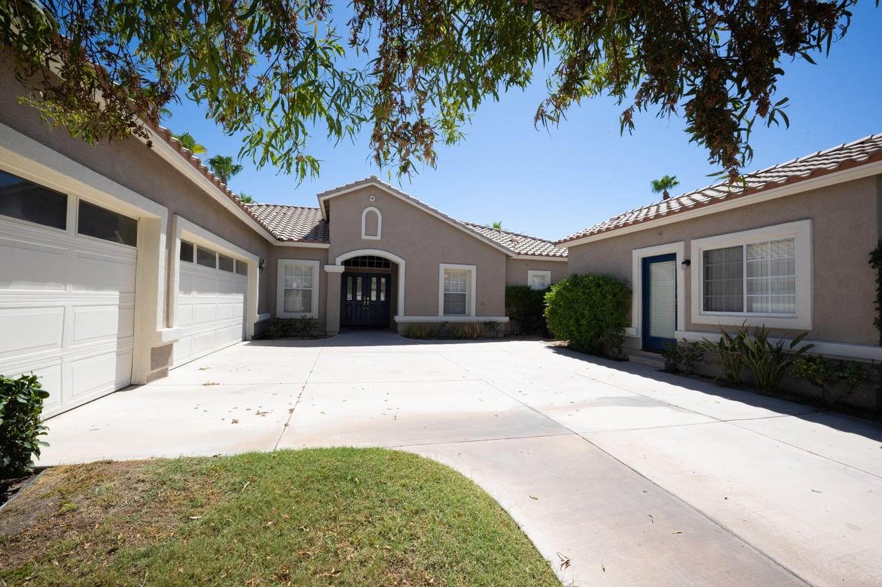 45140 Coeur D'alene Drive - Photo 4 of 39