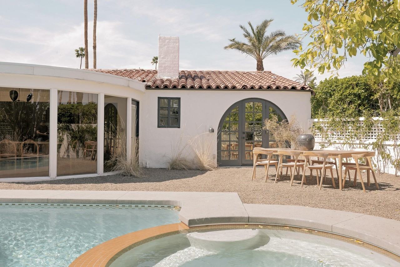 276 East Granvia Valmonte - Photo 3 of 50