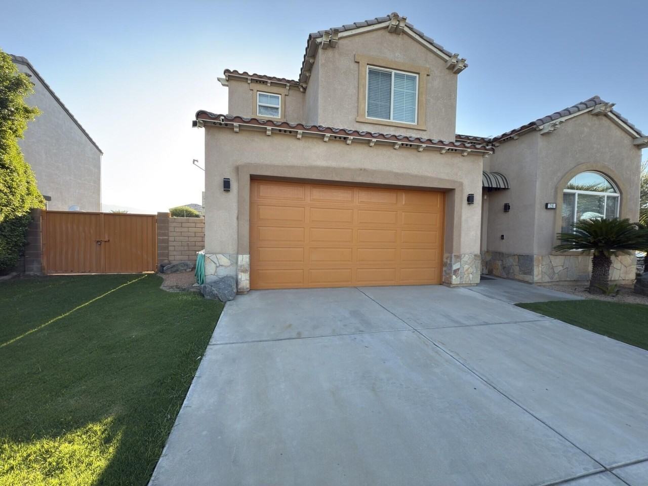 52165 Allende Dr - Photo 2 of 50