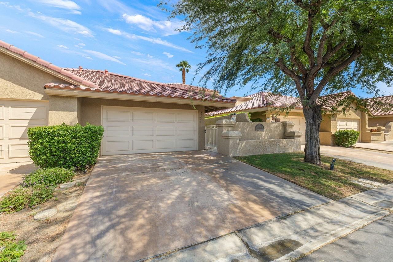 41484 Woodhaven Dr W - Photo 2 of 28