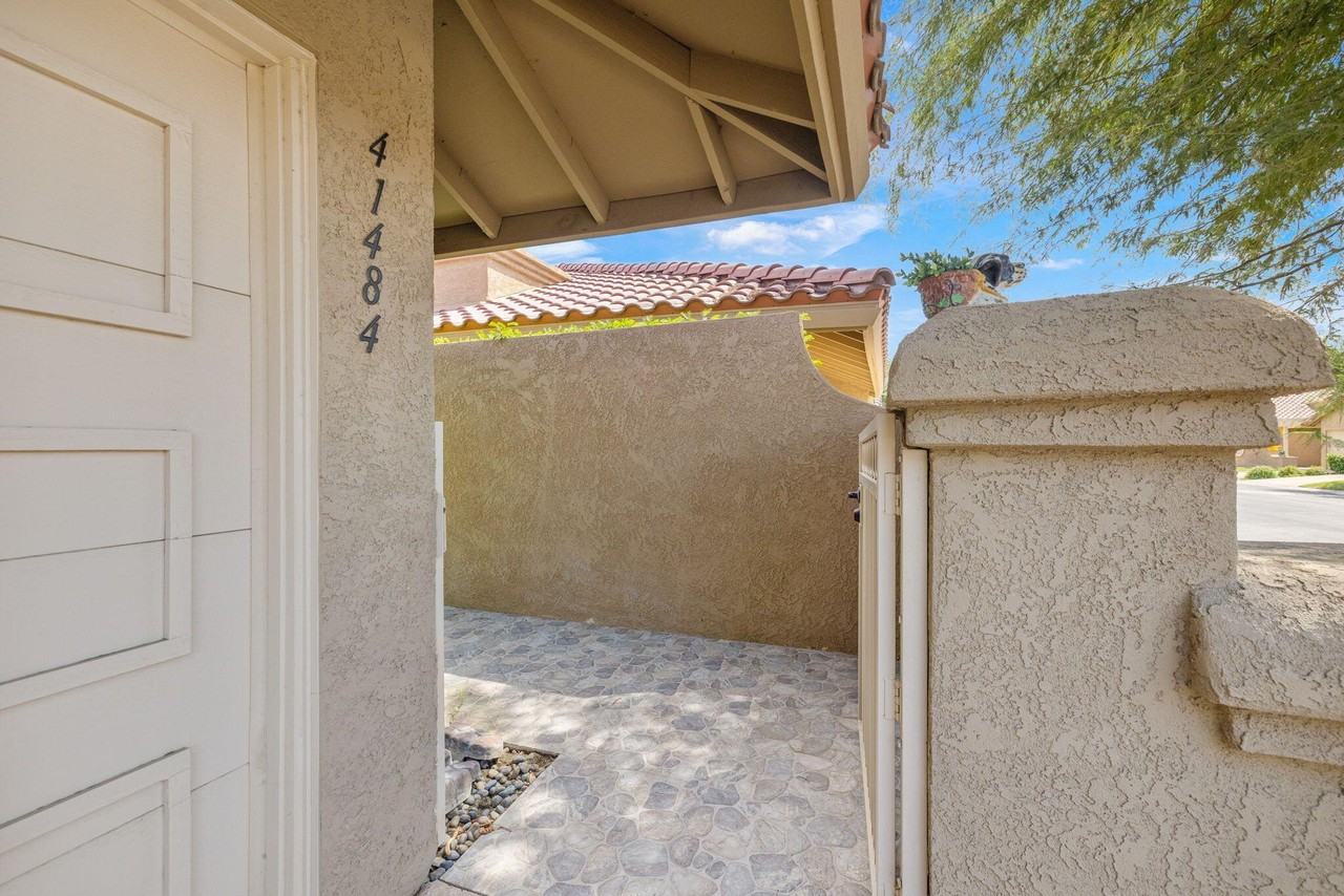 41484 Woodhaven Dr W - Photo 3 of 28