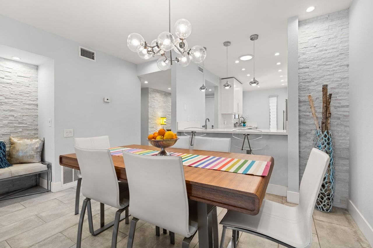 877 E Arenas Rd - Photo 4 of 43