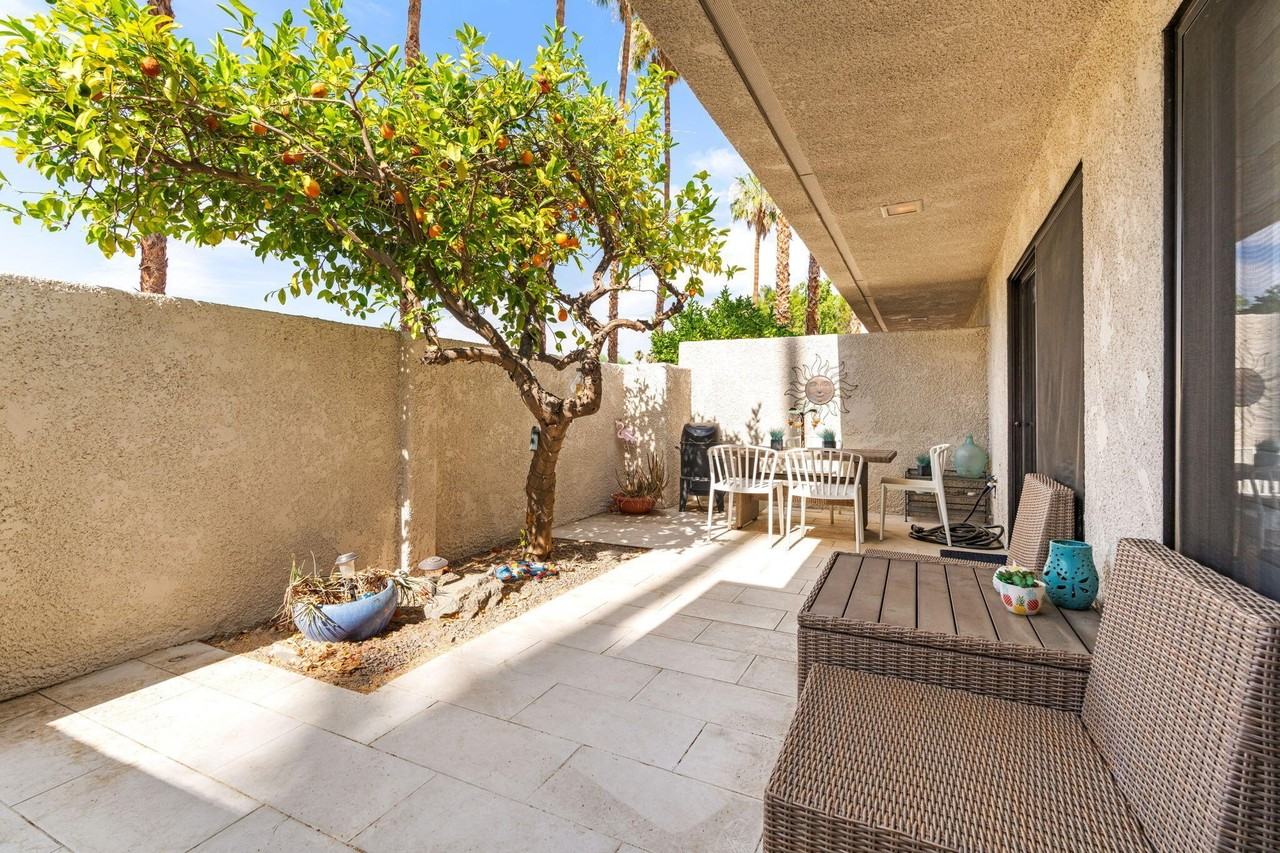 877 E Arenas Rd - Photo 6 of 43