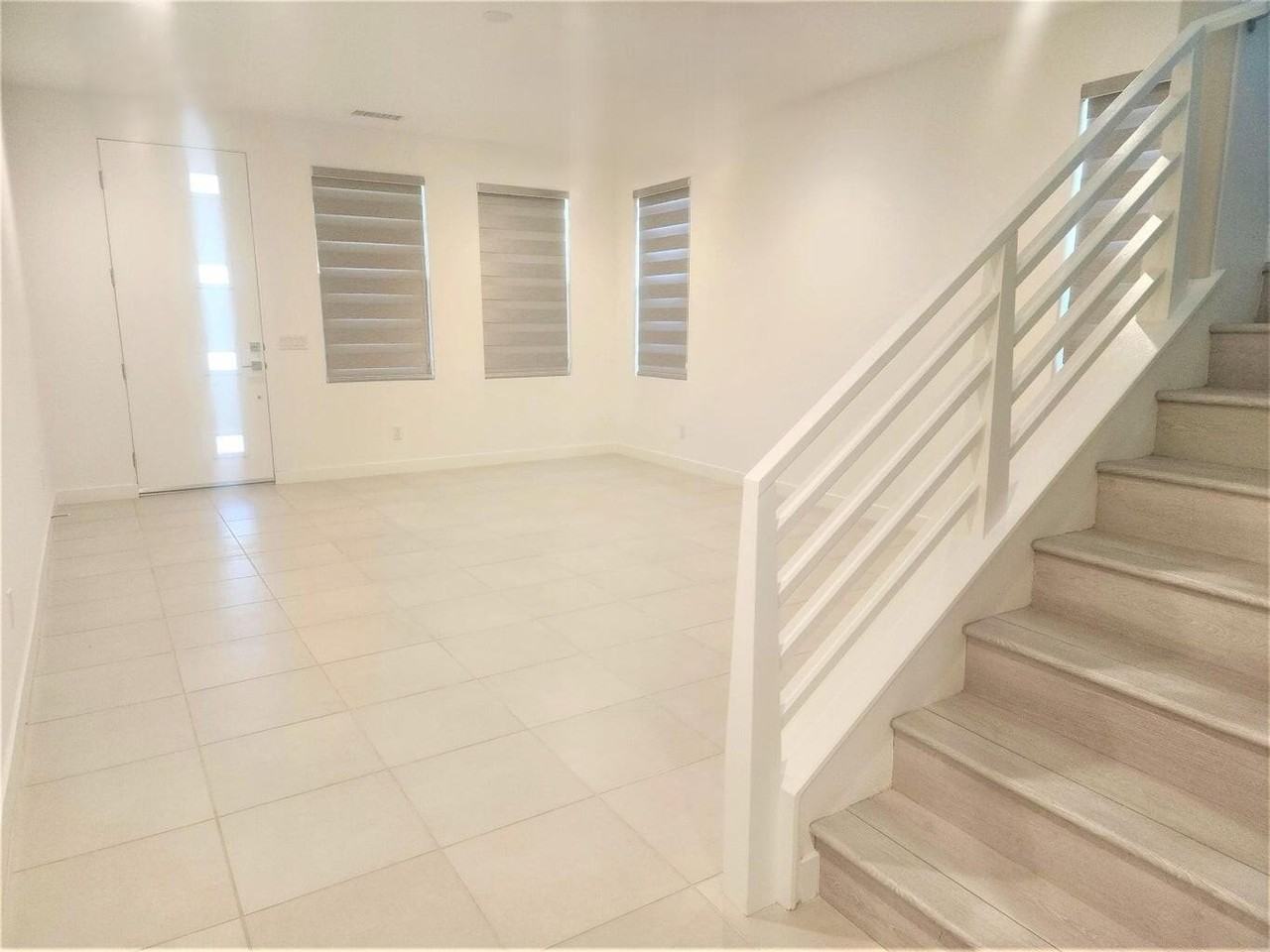 35770 Mccarthy St - Photo 3 of 34