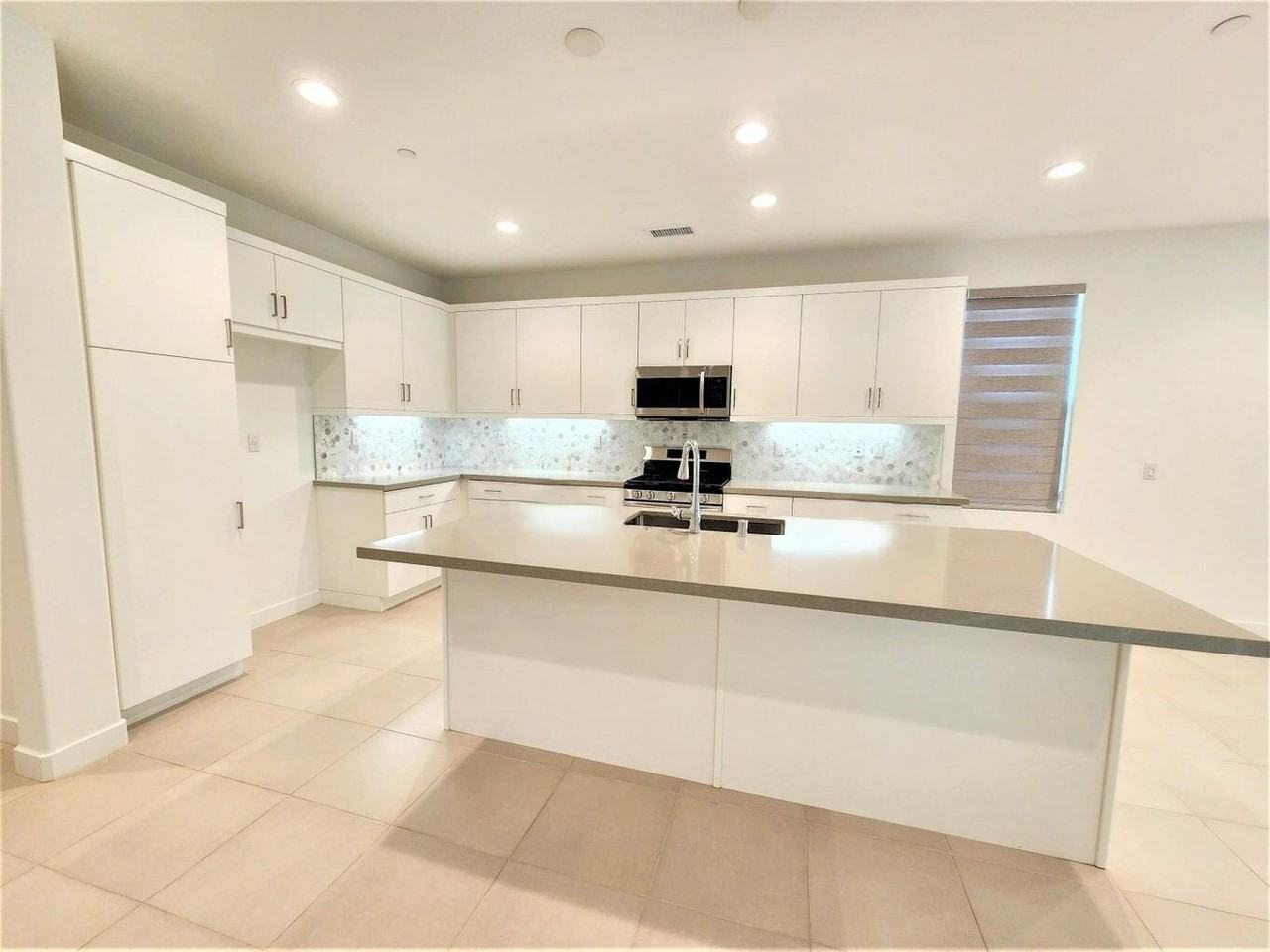 35770 Mccarthy St - Photo 6 of 34