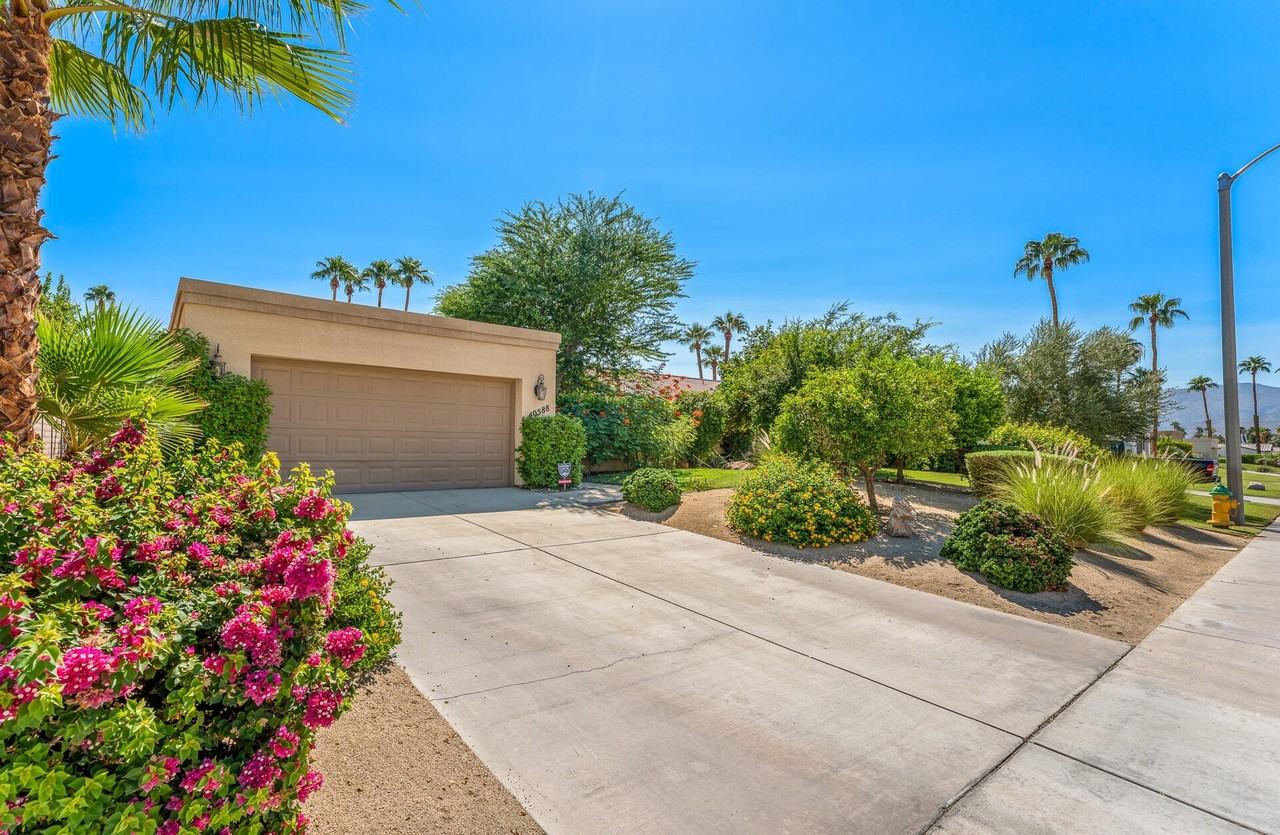 40588 Clover Lane - Photo 3 of 37