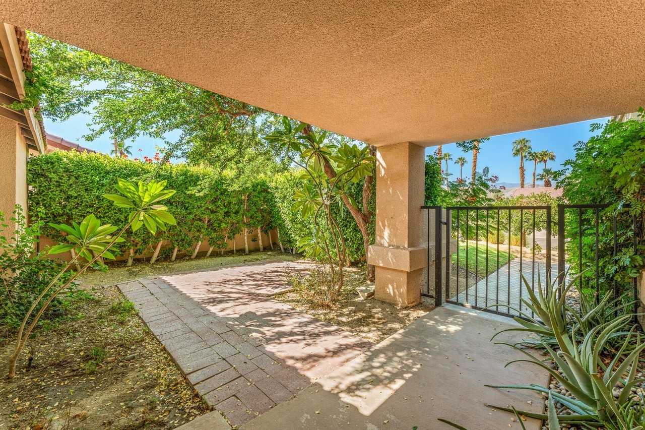 40588 Clover Lane - Photo 6 of 37