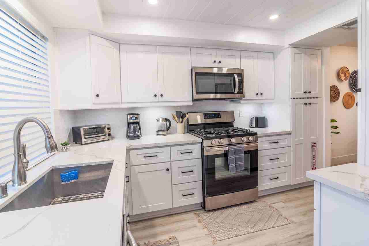 2415 Los Patos Dr - Photo 4 of 17