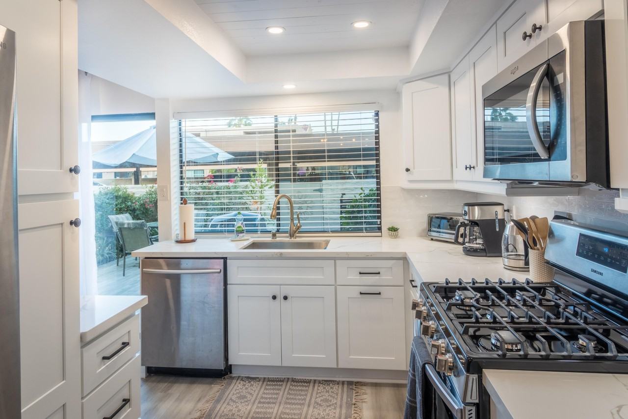 2415 Los Patos Dr - Photo 5 of 17