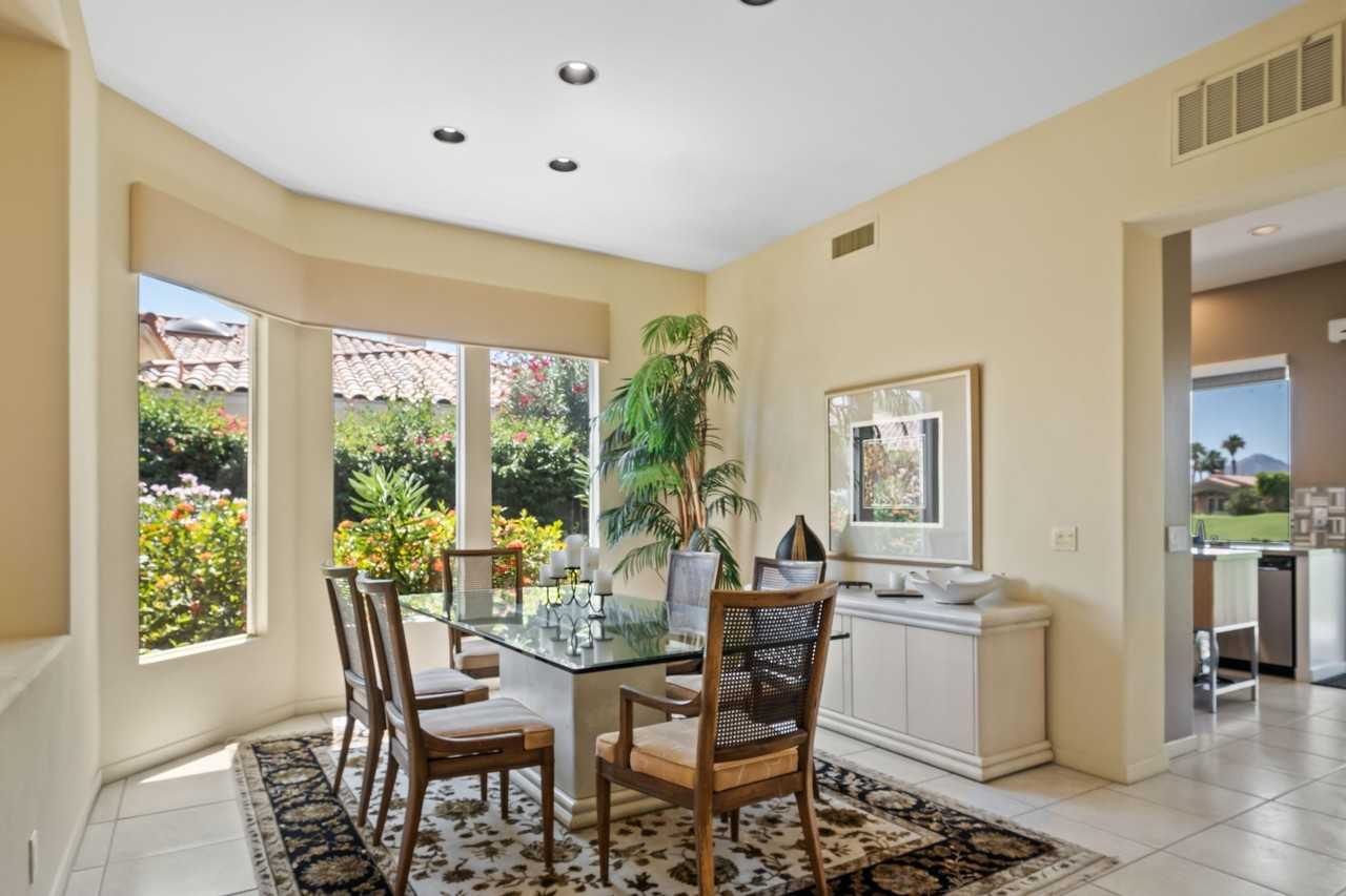 461 Desert Holly Dr - Photo 5 of 27