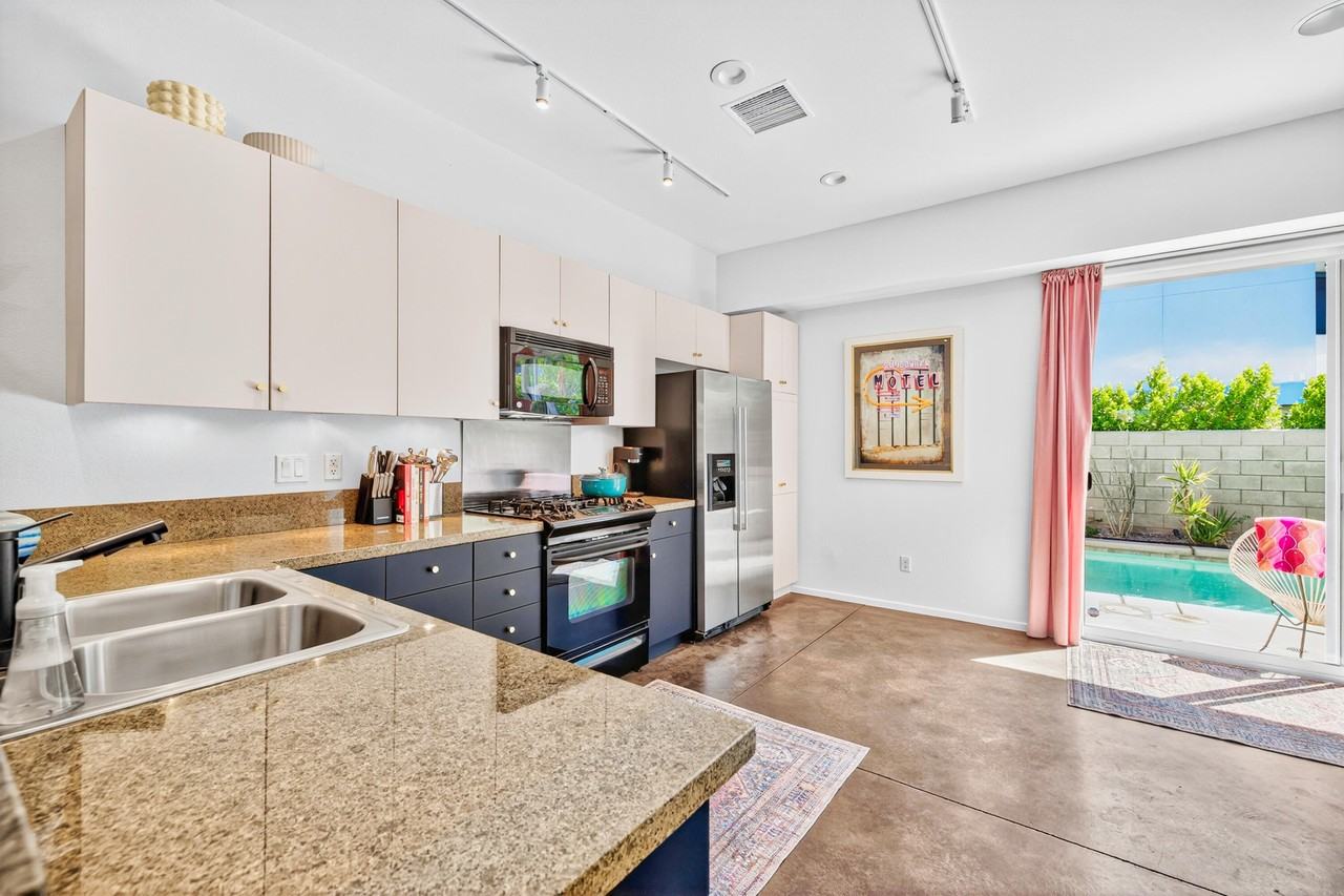 3552 Melody Ln - Photo 6 of 39