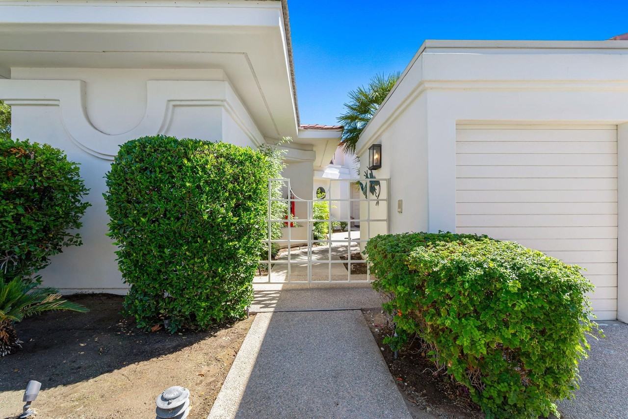 75395 Riviera Dr - Photo 3 of 44