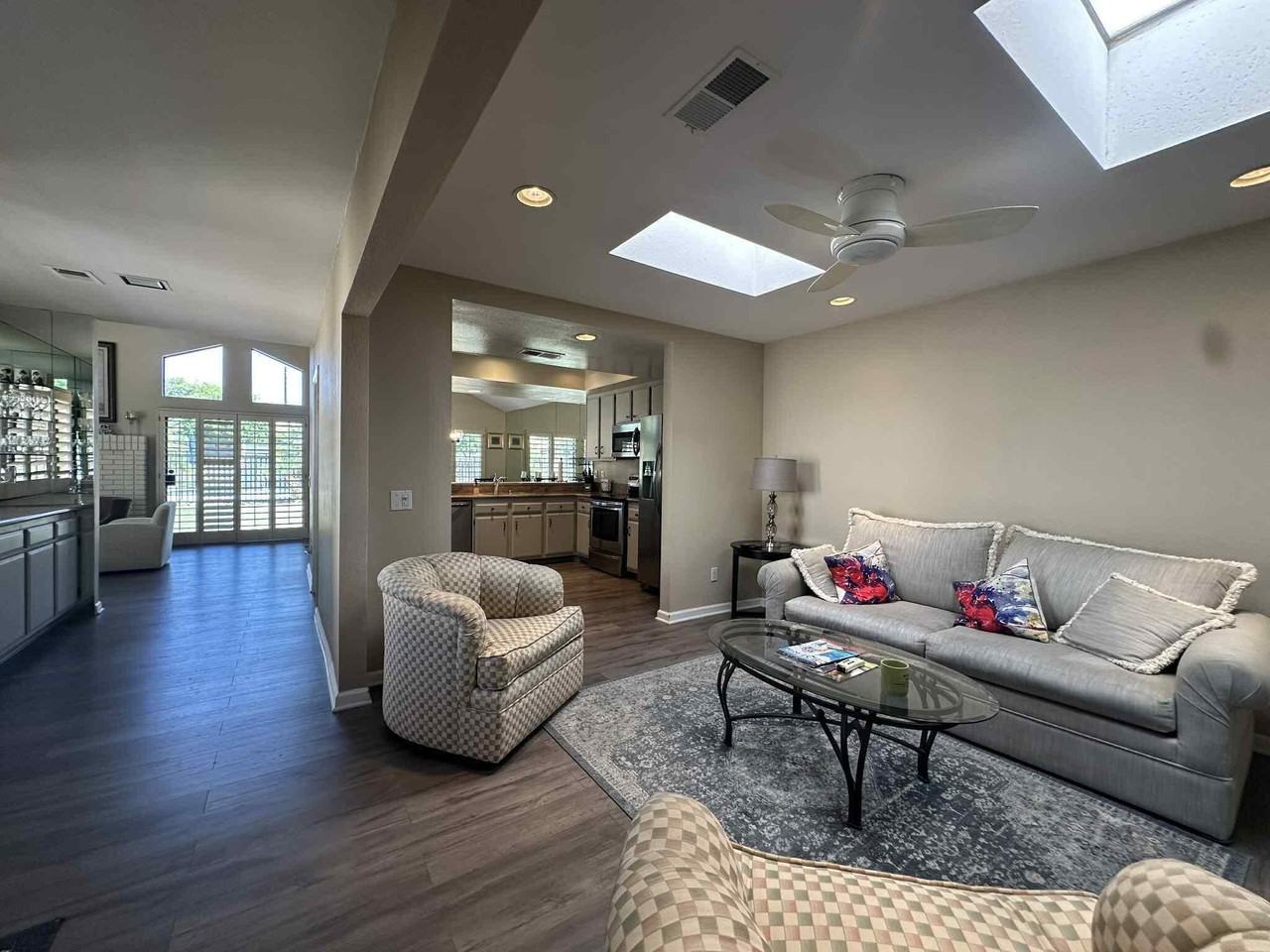 4 Hermosillo Ln - Photo 6 of 37