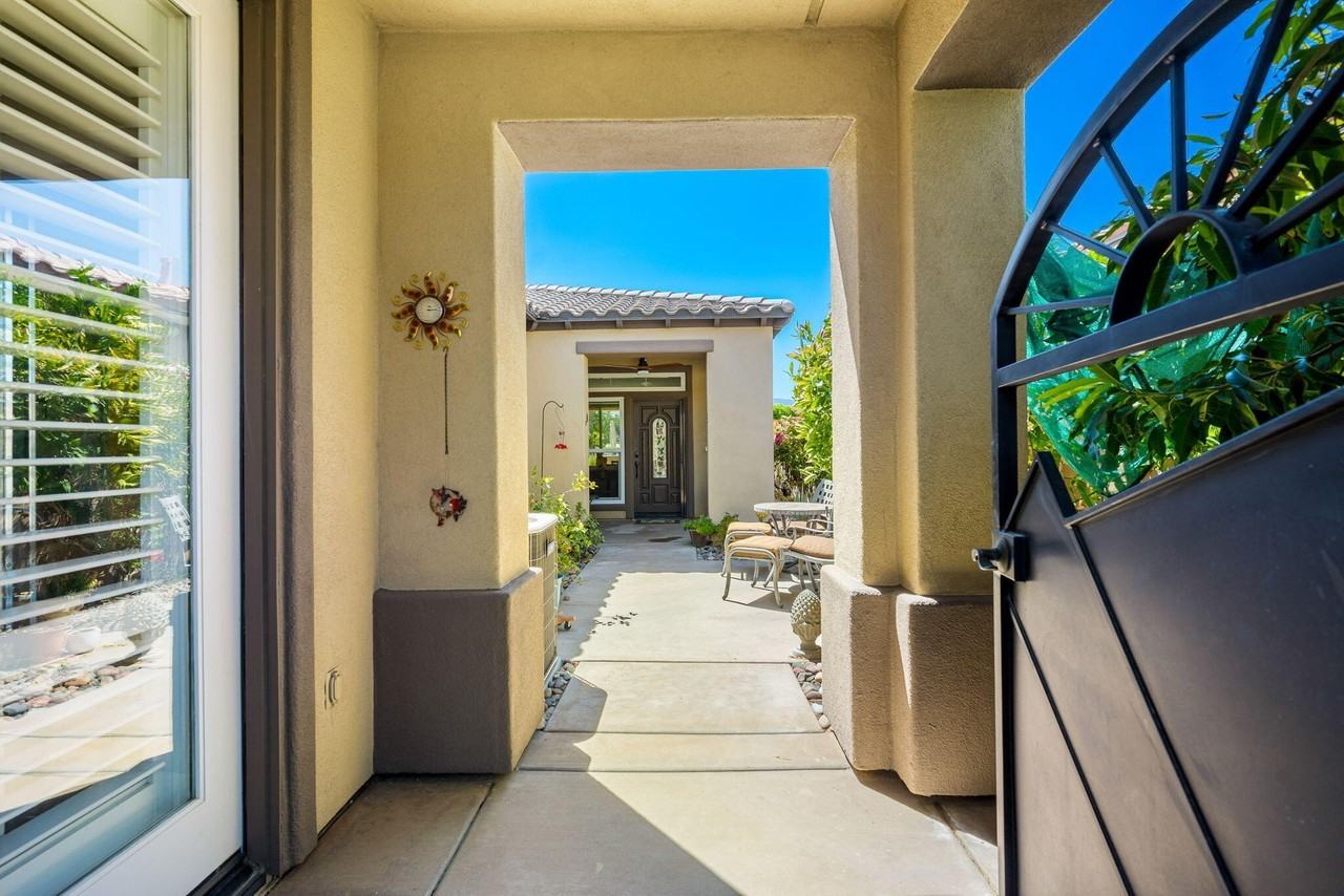 60661 Juniper Ln - Photo 4 of 50