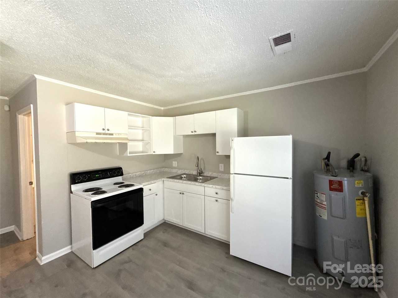 609 W Davidson Ave Apt C #C - Photo 3 of 8