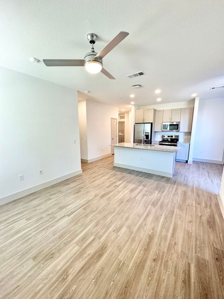 650 Sgt Ed Holcomb Blvd N #4318