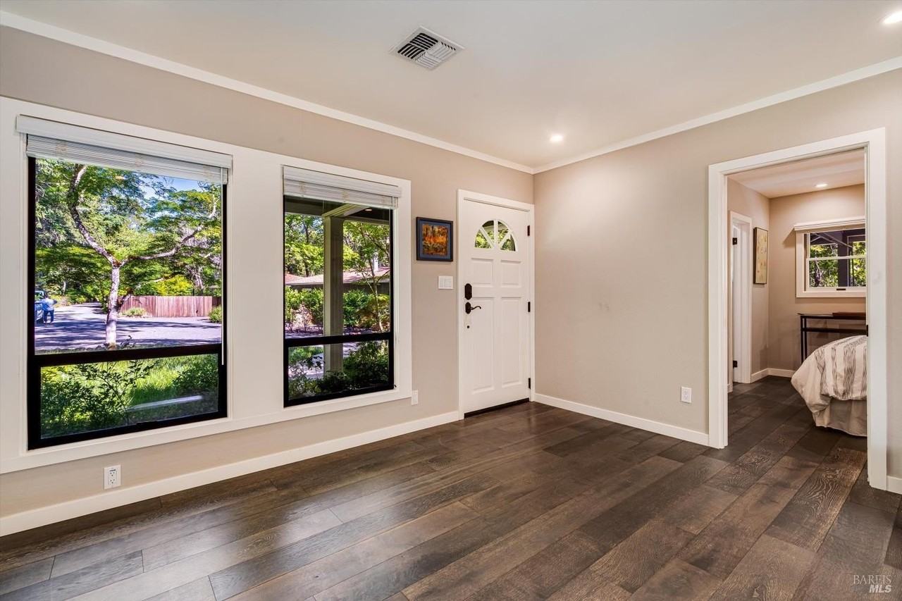 850 Conn Valley Rd - Photo 5 of 50