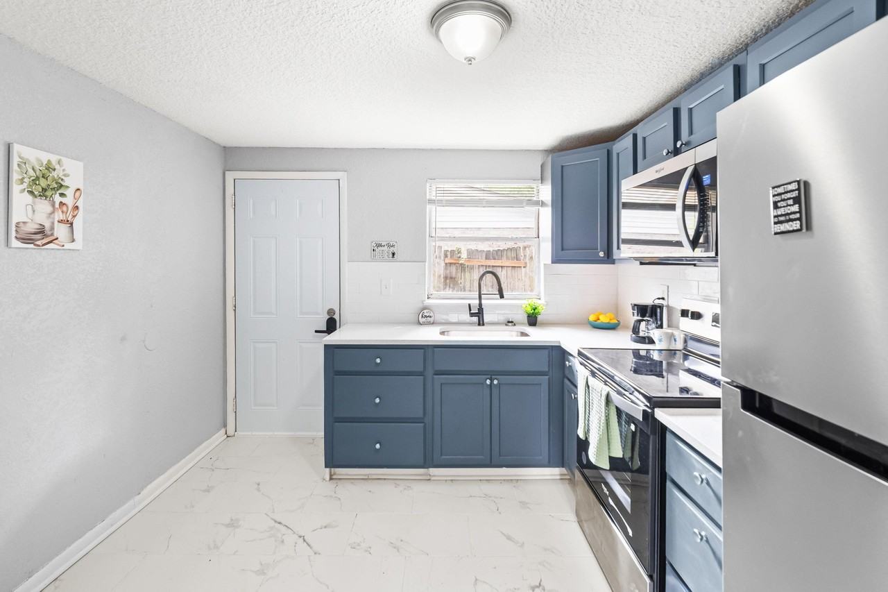 Gullege Dr - Photo 4 of 15